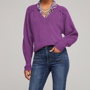 CAbi Luxury Pullover Purple Sweater Women’s Medium V-Neck Soft Knit